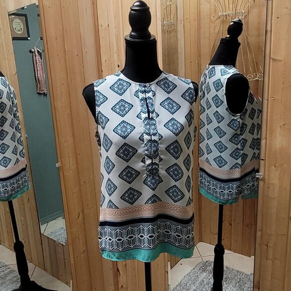 Violet & Claire Tops - Violet + Claire printed Blouse - Size S